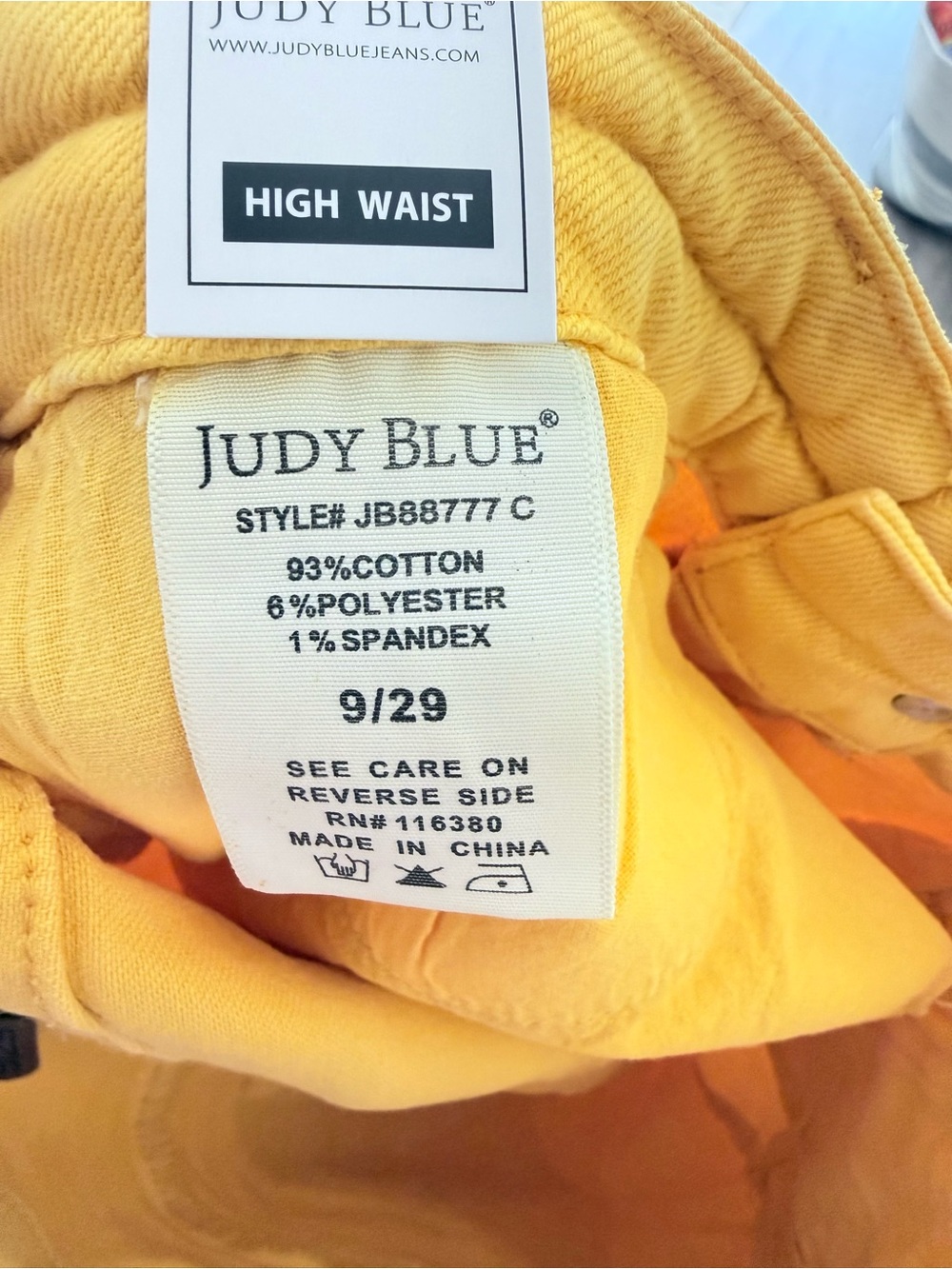 NWT-Judy Blue Vibrant Yellow High Rise, Cropped, Raw Hem Jeans Sz 9/29 - Picture 9 of 14
